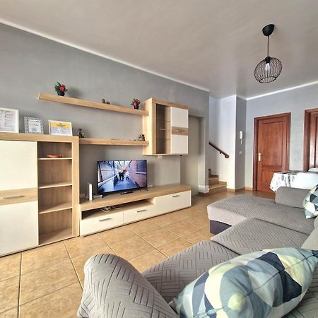 Spacious Independent Chalet Next The Airport - Sea San Isidro  Εξωτερικό φωτογραφία
